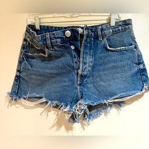 Zara Denim Frayed Hem Women Shorts